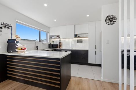 Photo of property in 70d Stanley Road, Glenfield, Auckland, 0629