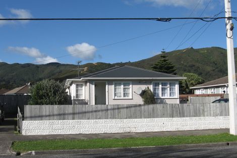 Photo of property in 15 Cole Street, Naenae, Lower Hutt, 5011