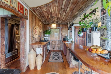 Photo of property in 1736 East Coast Road, Whakatiwai, Miranda, 2473