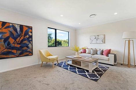 Photo of property in 35 Taipahitini Road, Rosehill, 2113