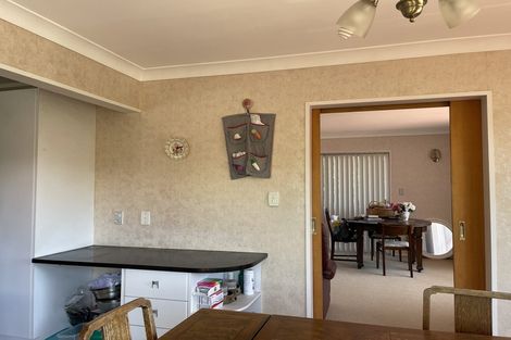 Photo of property in 10 Ewhurst Place, Goodwood Heights, Auckland, 2105