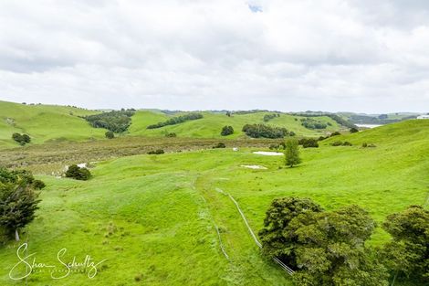 Photo of property in 215c Heatley Road, Whakapirau, 0583
