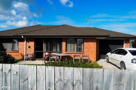 Photo of property in 33 Plumley Crescent, Mangere, Auckland, 2022