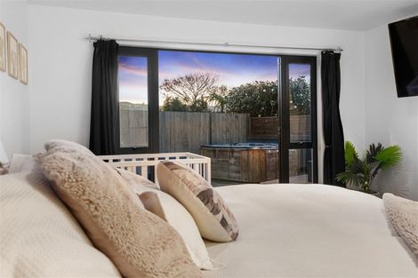 Photo of property in 8 Taurus Place, Kawaha Point, Rotorua, 3010