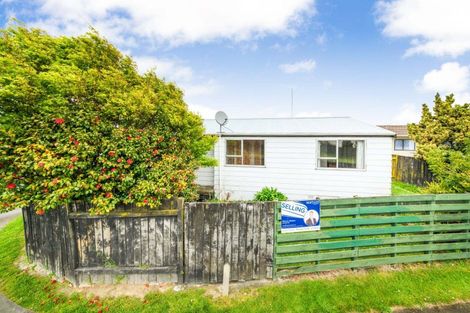 Photo of property in 2 Tiller Close, Kelvin Grove, Palmerston North, 4414