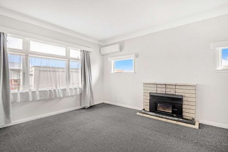 Photo of property in 104 Bartholomew Road, Levin, 5510