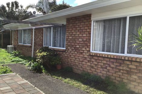 Photo of property in 2/11 Gloria Avenue, Te Atatu Peninsula, Auckland, 0610