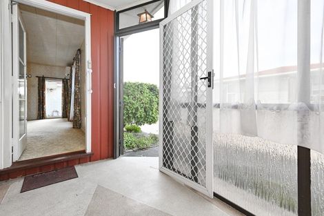 Photo of property in 2/52 Napier Road, Havelock North, 4130