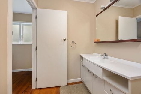 Photo of property in 13 Park Hill Road, Birkenhead, Auckland, 0626