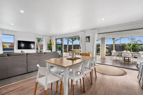 Photo of property in 24 Ferry Road, Waipu, 0510