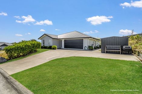 Photo of property in 33 Golf Vue Place, Castlecliff, Whanganui, 4501