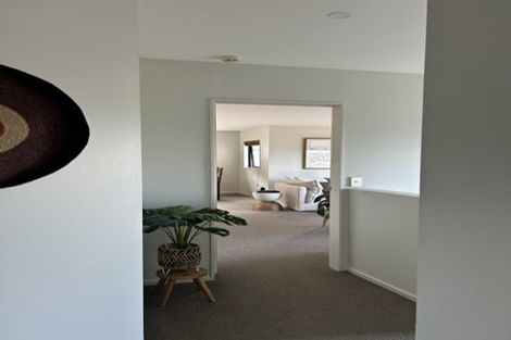 Photo of property in 39 Meadowcroft Grove, Johnsonville, Wellington, 6037