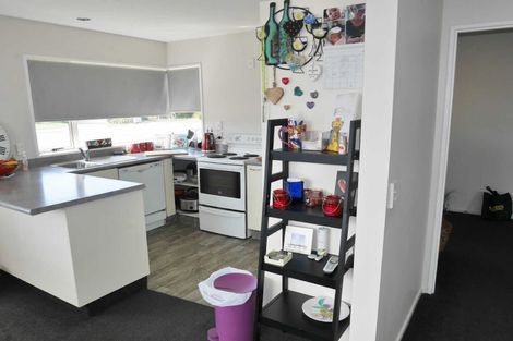 Photo of property in 22 Thistledown Place, Woolston, Christchurch, 8062