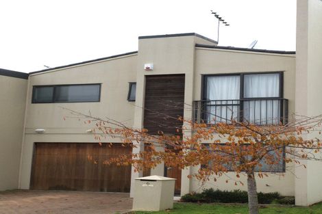 Photo of property in 6 Puma Drive, Golflands, Auckland, 2013