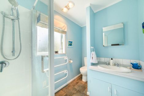 Photo of property in 2 Escort Grove, Awapuni, Palmerston North, 4412