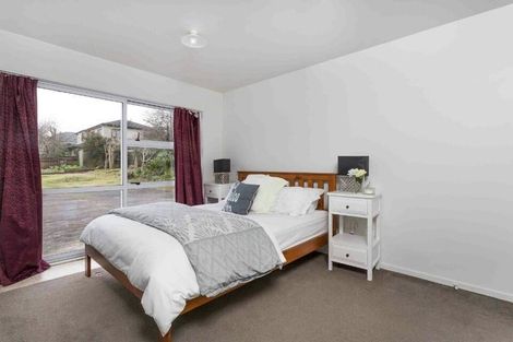Photo of property in 4 Staveley Avenue, Mount Roskill, Auckland, 1041