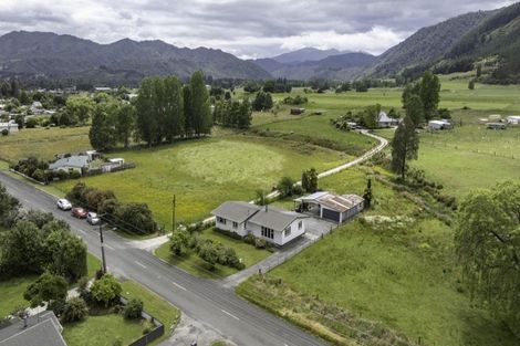 Photo of property in 175 Fairfax Street, Murchison, 7007