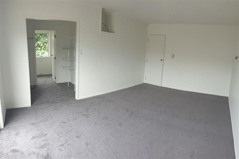 Photo of property in 32 Becker Drive, Weymouth, Auckland, 2103