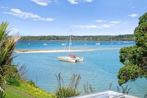 Photo of property in 59 Pohutukawa Avenue, Shelly Park, Auckland, 2014