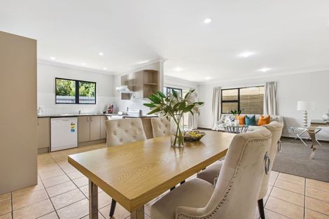 Photo of property in 48d Tironui Road, Takanini, 2112