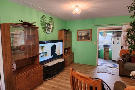 Photo of property in 31 Barneys Farm Road, Clendon Park, Auckland, 2103