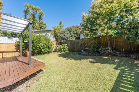 Photo of property in 2/6 Orton Street, Glenfield, Auckland, 0627
