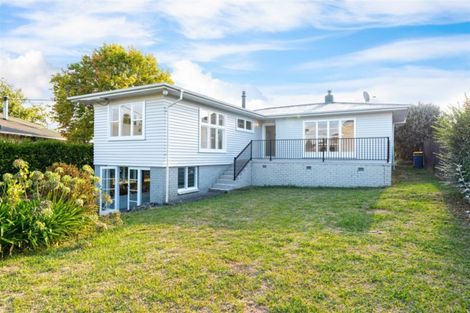 Photo of property in 4 Longburn Road, Henderson, Auckland, 0610