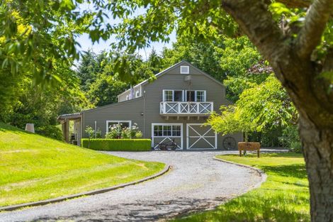 Photo of property in 208 Mapara Road, Acacia Bay, Taupo, 3385