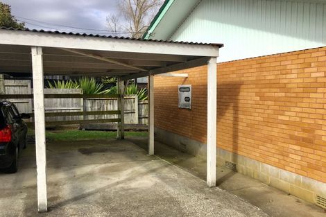 Photo of property in 2/7 Luplau Crescent, Cockle Bay, Auckland, 2014