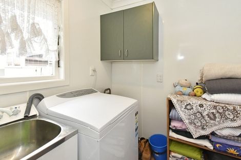 Photo of property in 29 Halsey Road, Manurewa, Auckland, 2102