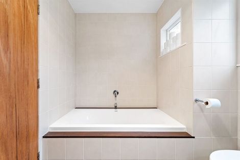 Photo of property in 43 Cranston Street, Torbay, Auckland, 0632