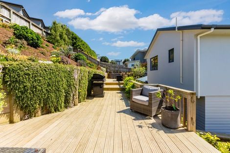 Photo of property in 10 Te Puia Drive, Aotea, Porirua, 5024