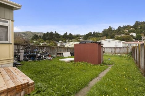 Photo of property in 35 Hanson Grove, Stokes Valley, Lower Hutt, 5019