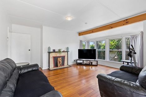 Photo of property in 9 Karaka Street, Merrilands, New Plymouth, 4312