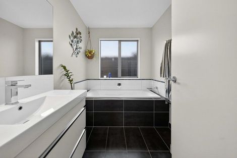 Photo of property in 42 Nautilus Drive, Papamoa Beach, Papamoa, 3118