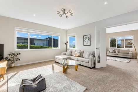 Photo of property in 135 Endeavour Drive, Whitby, Porirua, 5024