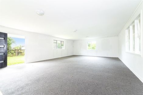 Photo of property in 30 Silverstone Place, Henderson, Auckland, 0612