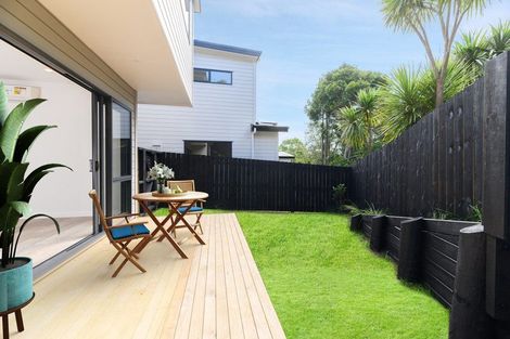 Photo of property in 11d Dianthus Place, Browns Bay, Auckland, 0630