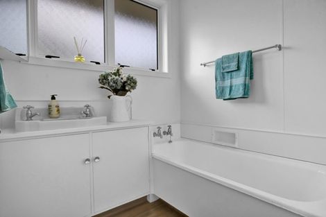 Photo of property in 9 Waimea Street, Westown, New Plymouth, 4310