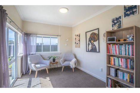 Photo of property in 19 Raymond Street, West End, Timaru, 7910