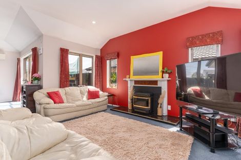 Photo of property in 8 Okuku Place, Hei Hei, Christchurch, 8042