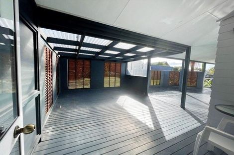 Photo of property in 1 Gosford Drive, Botany Downs, Auckland, 2010