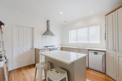 Photo of property in 55 Plunket Terrace, Hamilton East, Hamilton, 3216