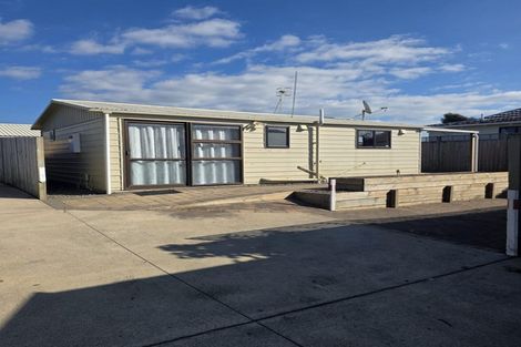 Photo of property in 114b Simpson Road, Papamoa Beach, Papamoa, 3118