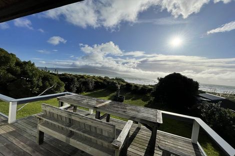 Photo of property in 25 Oratia Street, Waikanae Beach, Waikanae, 5036