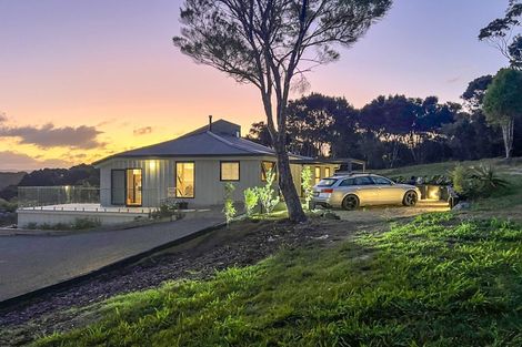 Photo of property in 77 Te Wahapu Road, Russell, 0272