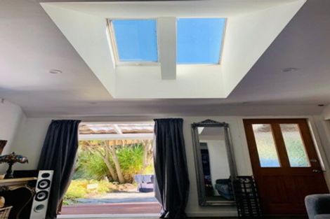 Photo of property in 36 Hawkhurst Road, Lyttelton, 8082