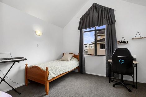 Photo of property in 6 Saunders Close, Whitby, Porirua, 5024