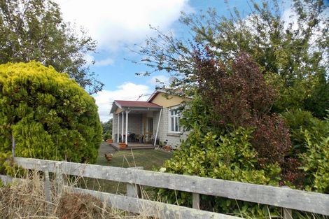 Photo of property in 227 Bridge Street, Bulls, 4818