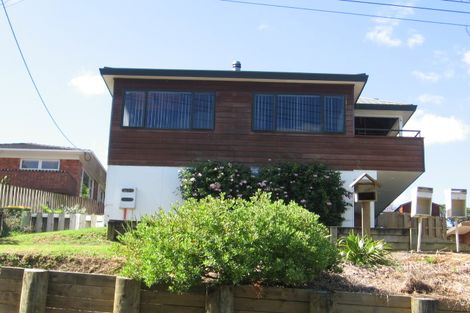 Photo of property in 13 Seaton Road, Murrays Bay, Auckland, 0630